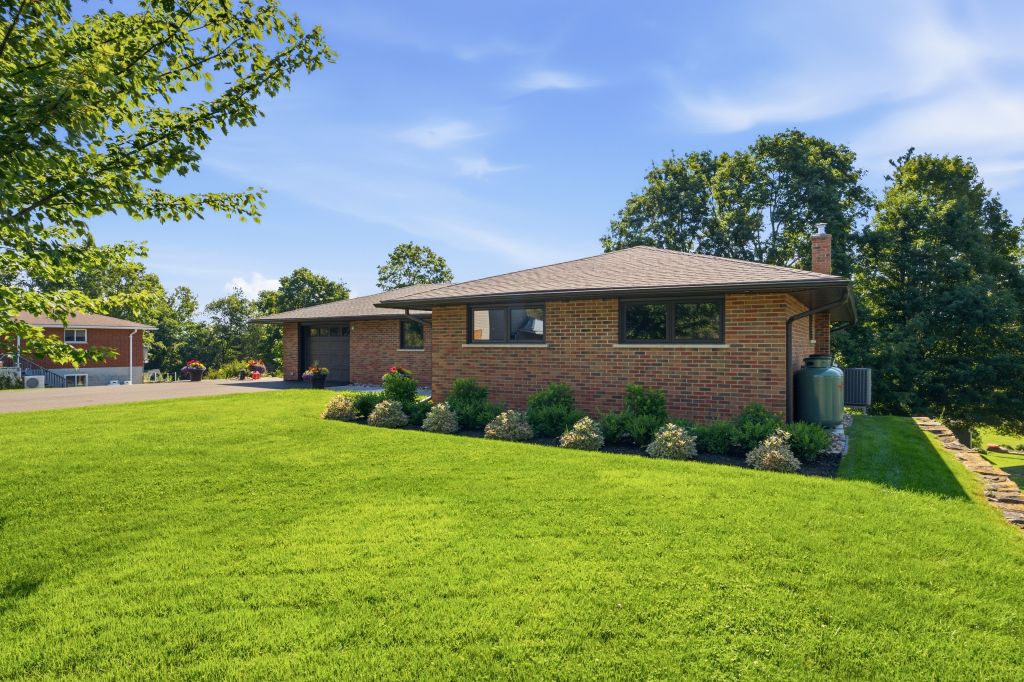 65 Grandy Rd., Coboconk